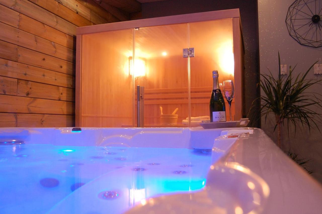 Le Comptoir Des Ecoliers Bed & Breakfast Gémozac Eksteriør bilde
