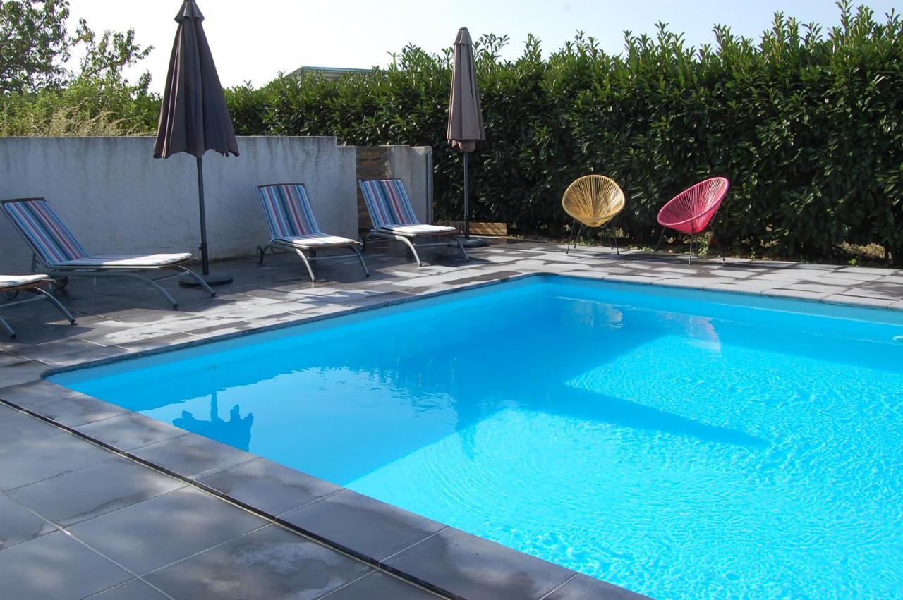Le Comptoir Des Ecoliers Bed & Breakfast Gémozac Eksteriør bilde