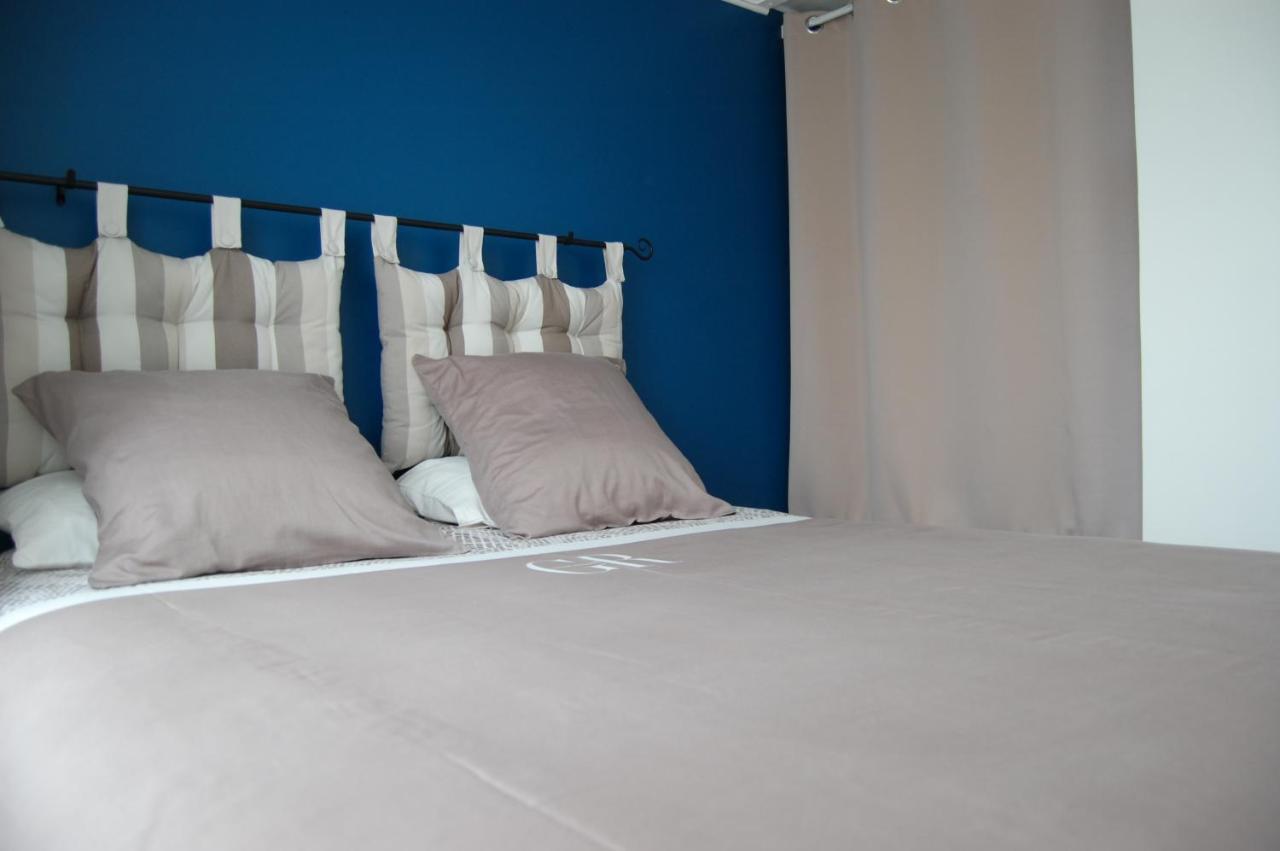 Le Comptoir Des Ecoliers Bed & Breakfast Gémozac Eksteriør bilde